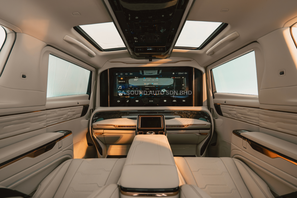 VL700 INTERIOR