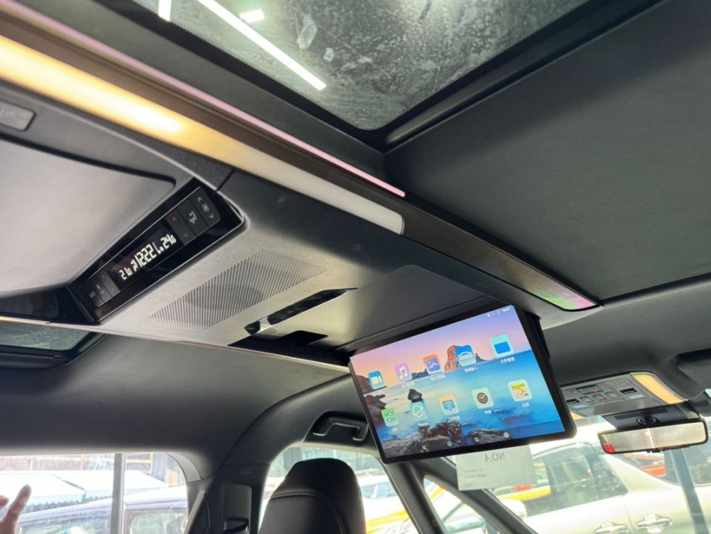 14'' 40S ALPHARD MOTORIZED ROOF MONITOR 4+32G / FLATE SCREEN