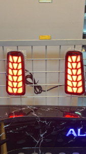 T/VELLFIRE/ALPHARD AVEST VERTICAL ARROW REAR BUMPER REFLECTOR